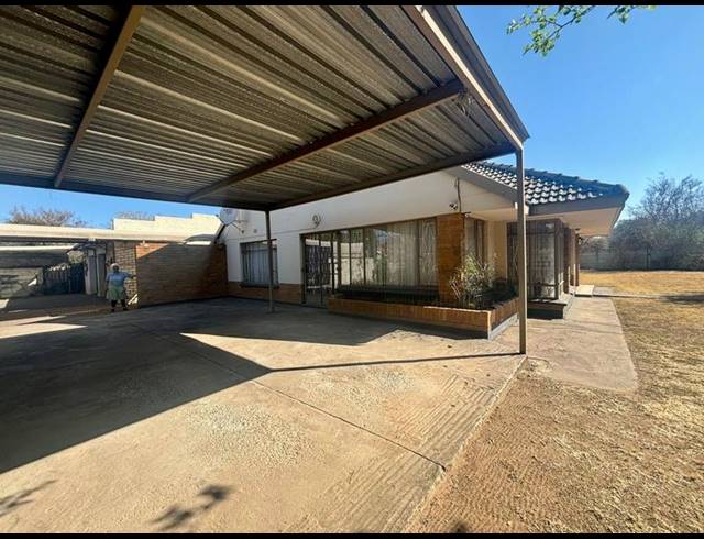 4 BEDROOM HOUSE FOR SALE IN VANDERBIJLPARK SW 1